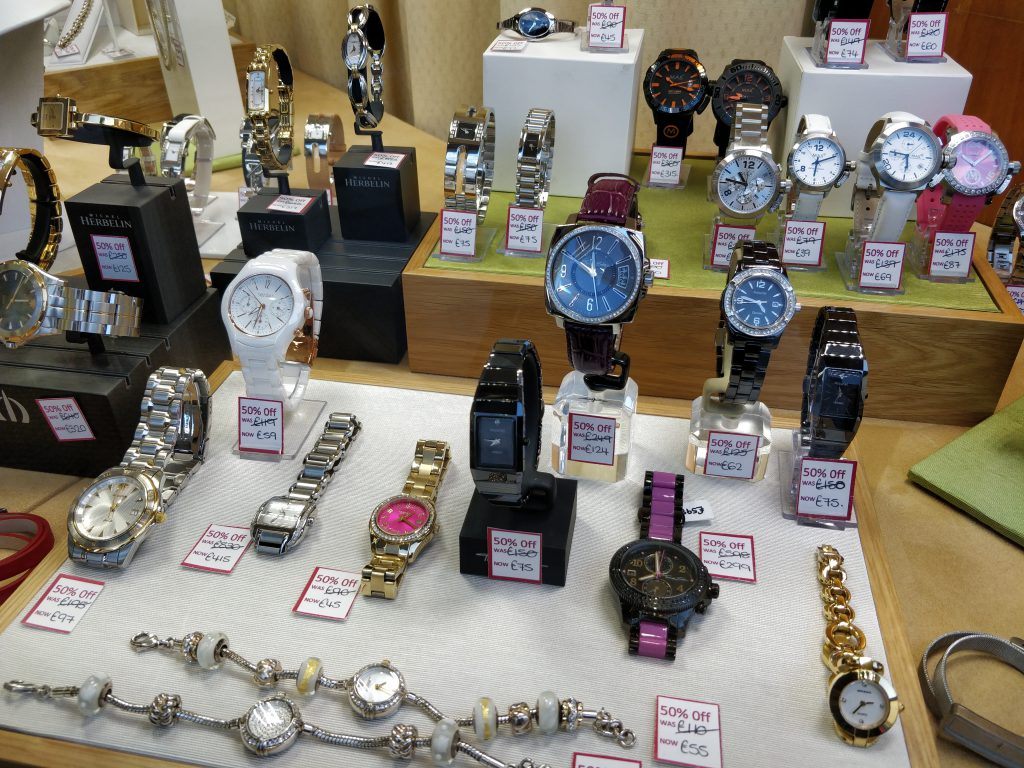 Watches from several brands - reduced to half price